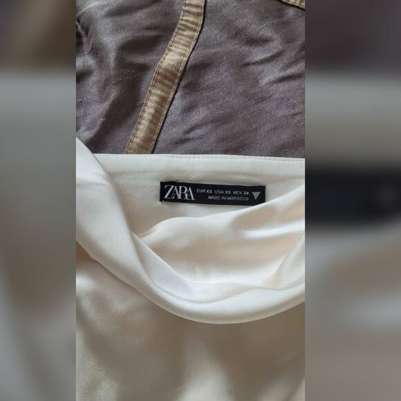XS Satin Zara Top - Picture 2 of 4